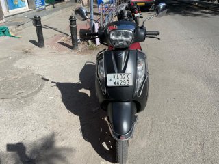 2023-december-suzuki-access-125cc-showroom-condition-disk-brack-clear-document