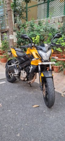 bajaj-pulsar-ns200-showroom-condition-clear-document-ct-big-4