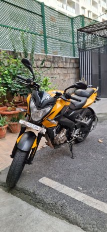 bajaj-pulsar-ns200-showroom-condition-clear-document-ct-big-1