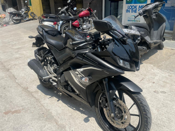 2019-yamaha-r15-v3-showroom-condition-clear-document-ct-big-4