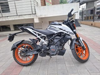 ktm-duke-200-2022-y-showroom-condtion