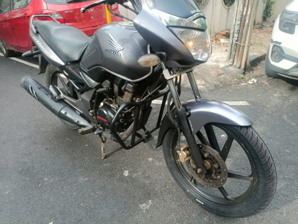 honda-cb-unicorn-150cc-showroom-condition-clear-document-ct-big-5