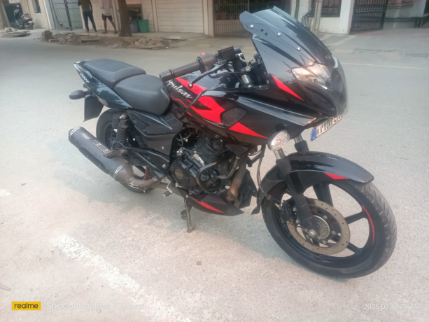 2023-bajaj-pulsar-220-abs-dubal-showroom-condition-clear-document-ct-big-4
