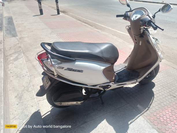 tvs-scooty-zest-excellent-condition-clear-document-ct-9060059444-big-2