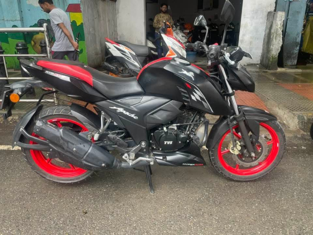 2022-tvs-apache-160cc-abs-showroom-condition-clear-document-ct-big-4
