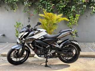 bajaj-pulsar-ns200-ns-200-showroom-condition-clear-document-ct