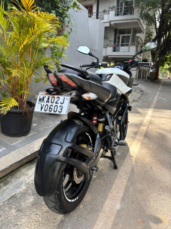bajaj-pulsar-ns200-ns-200-showroom-condition-clear-document-ct-big-5