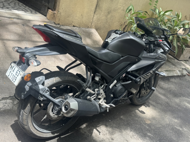 yamaha-r15-v3-big-2