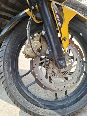 2015-bajaj-rs-200-showroom-condition-clear-document-ct-big-7