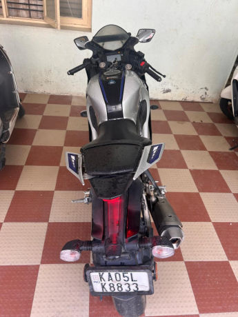 r15m-big-2