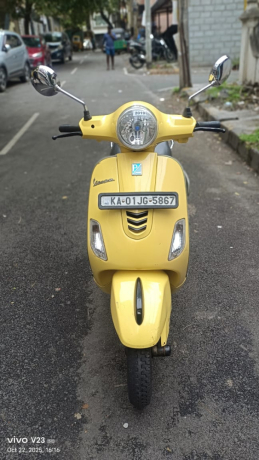 vespa-2017-excellent-condition-clear-document-ct-big-0