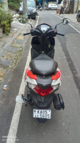 dio-110cc-repsol-edition-2021-model-5605-big-2