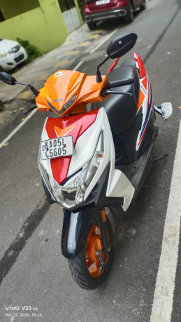 dio-110cc-repsol-edition-2021-model-5605-big-5